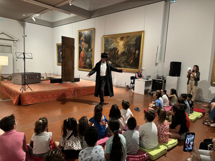 Le petit chaperon rouge réinterprété par l’association Thé à trois