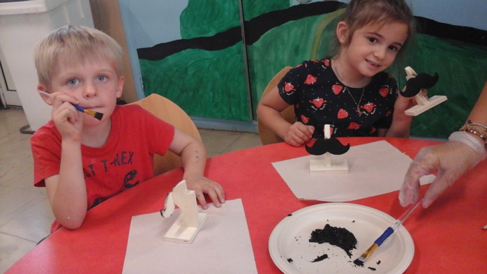 I zitelli di u perisculari ani appruntatu parechji rigali pà a Festa di i Babbi I zitelli di u perisculari ani appruntatu parechji rigali pà a Festa di i Babbi