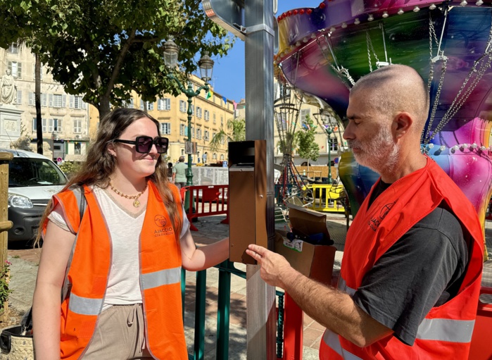 Une vingtaine de cendriers supplémentaires déployée en centre-ville Une vingtaine de cendriers supplémentaires déployée en centre-ville