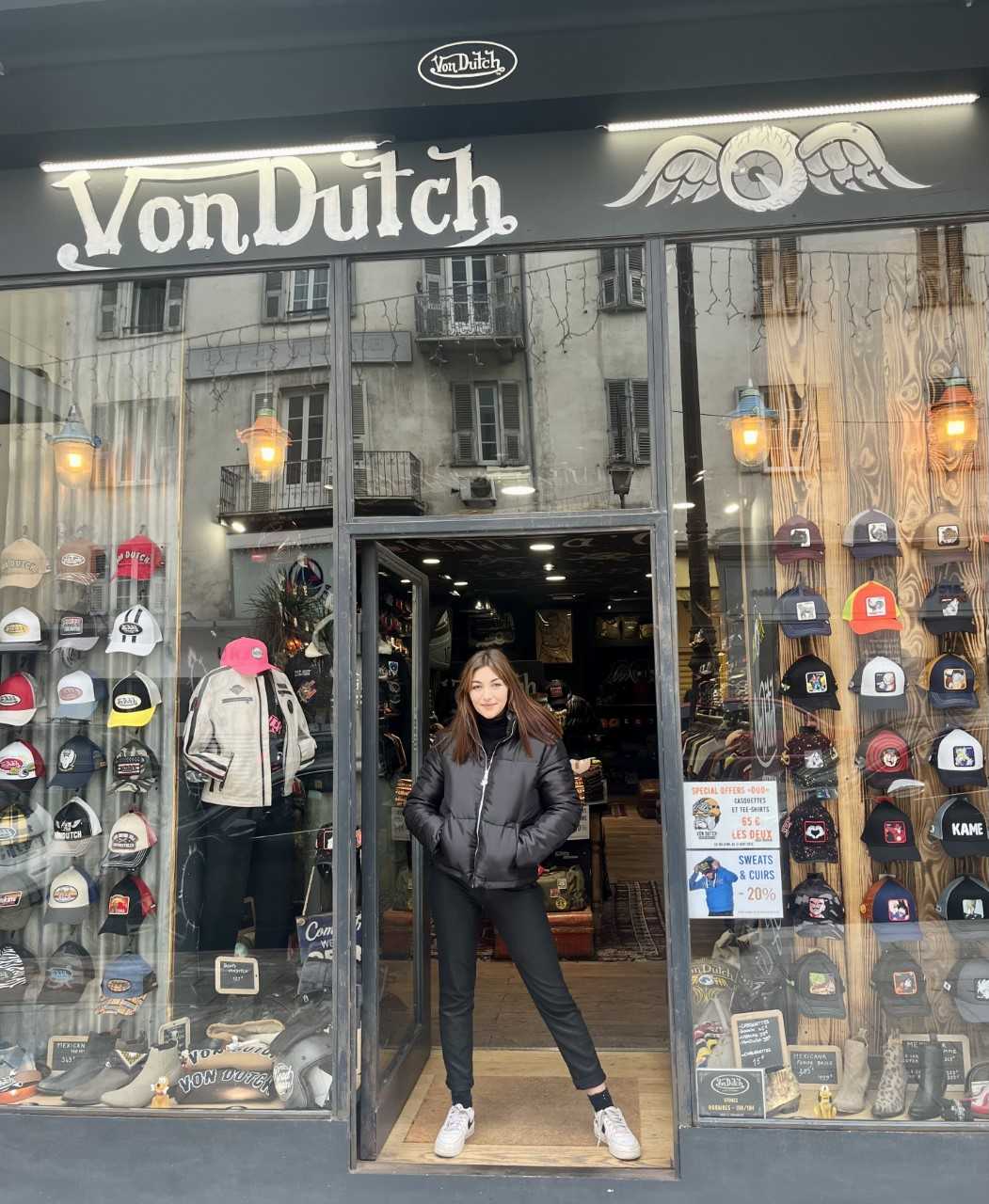 Von Duch au 54 cours Napoléon.