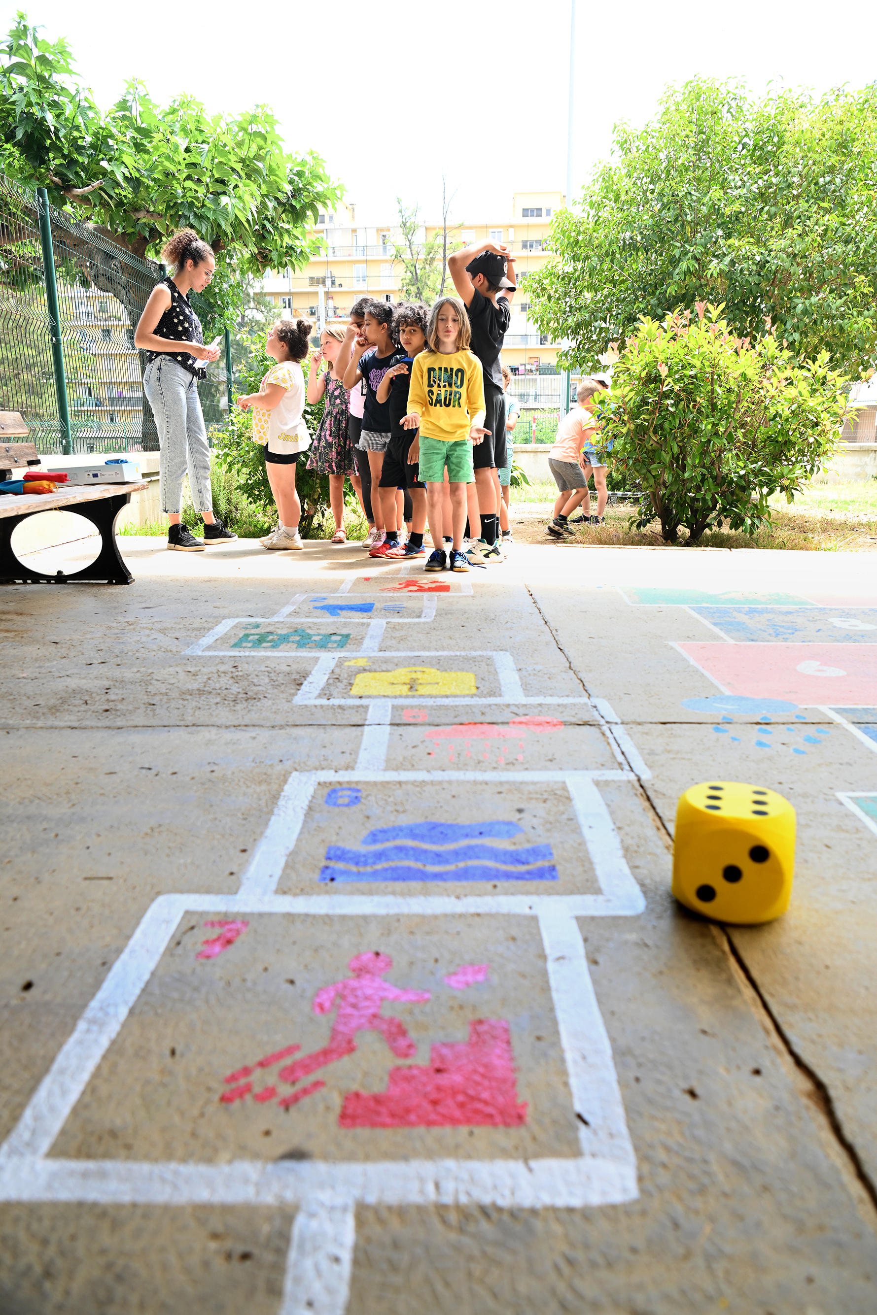 Découverte du jeu de l’oie autour de la sensibilisation au risque inondation : LE JEU DE LA PLUIE ET DU BEAU TEMPS