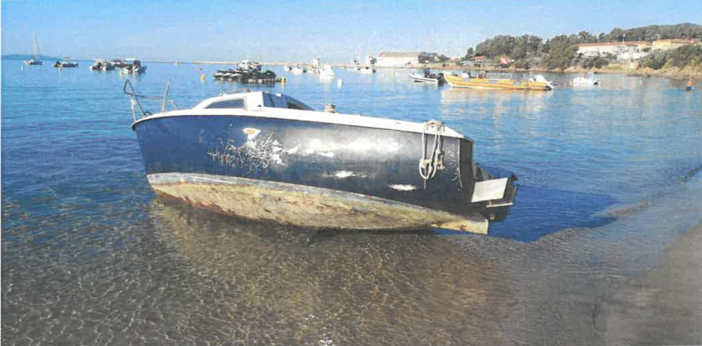 Bateau abandonné : recherche de propriétaire  