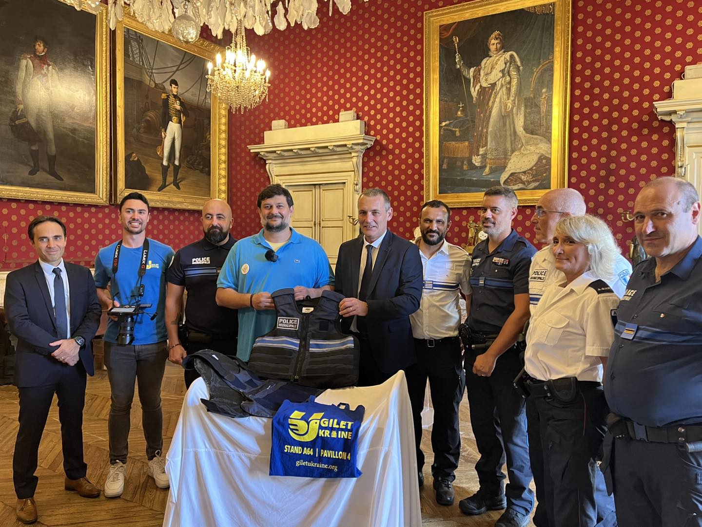 La police municipale et intercommunale font un don de gilets pare-balles pour les civils en Ukraine