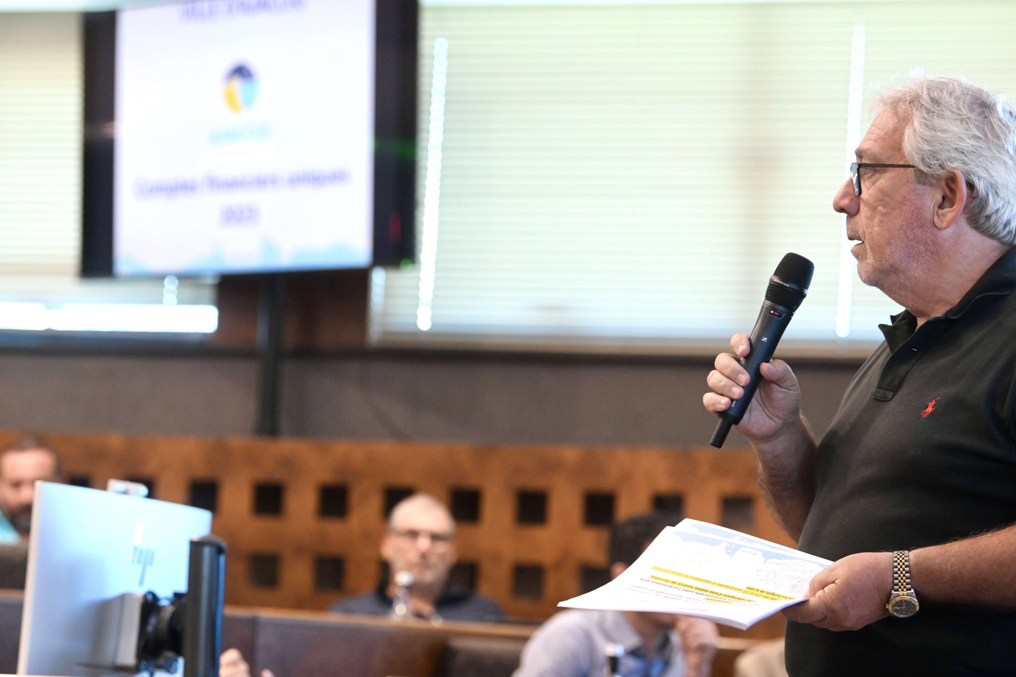 Aguerri à l’exercice, Pierre Pugliesi, adjoint aux finances de la Ville d’Ajaccio, a présenté le mercredi 26 juin ce bilan financier devant l’assemblée délibérante. « Il s’agit d’un acte important dans la politique de notre collectivité, un temps où les élus rendent compte aux citoyens des résultats à la fois sur leurs orientations stratégiques mais aussi sur les projets engagés. Le maître mot pour définir cet exercice budgétaire 2023 est l’optimisation de nos recettes » a souligné, l’élu lors de son discours introductif.