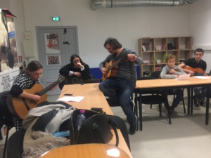 Praticalingua : Et si on parlait la langue corse sans complexe ? (artìculu Corse Net Infos - 29/01/2017