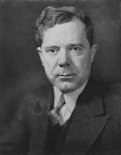 Le sénateur étasunien Huey Long en 1935, fondateur du mouvement "Partageons nos richesses"