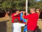 Lever_drapeau_kabyle_Pretoria_Afrique_du_Sud_08112015.mp4