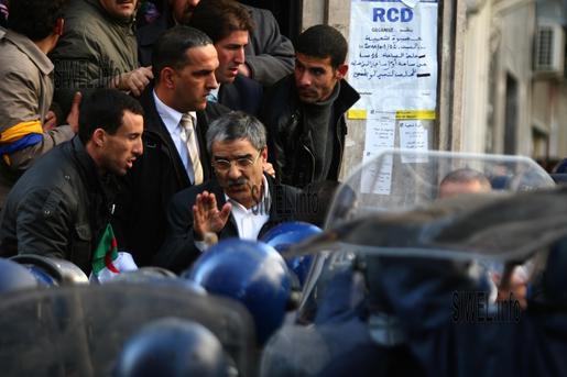 Le RCD empêché de sortir de son siège régional à Alger le 22 janvier (Photo SIWEL)