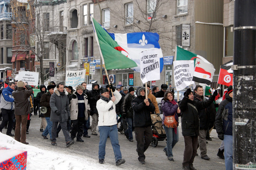 Marcheurs en soutien des manifestants algériens (Photo M.Y. - SIWEL)