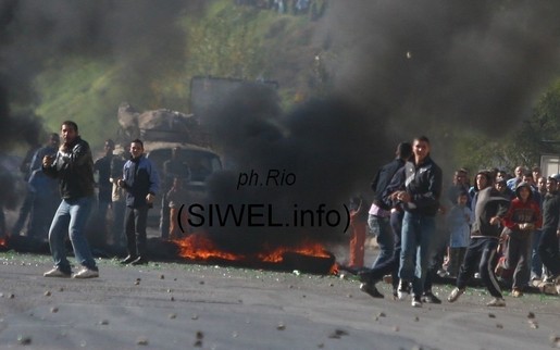 Scène d'émeute à Akbou (Photo SIWEL)