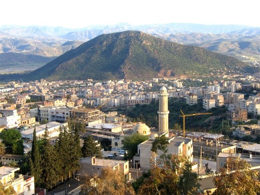 La ville d'Akbou vit au rythme des émeutes (photo Kabyle.com)