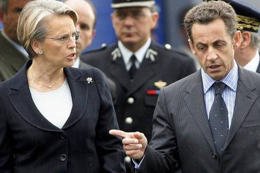 Michèle Alliot-Marie et Nicolas Sarkozy (Photo : AP)
