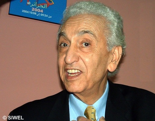 Hocine Aït Ahmed s'attaque à Saïd Sadi et maintient l'option d'un « changement pacifique » du régime