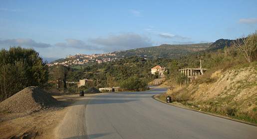 Route de Bouzeguène vers Azazga. Photo : Anazur
