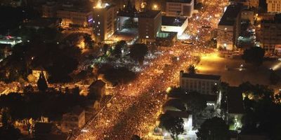 Manifestants à Tel Aviv. (PHOTO: AFP)