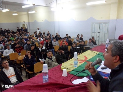 Bouaziz Aït Chebib en conférence à Tizi-Ouzou (PH/Siwel)