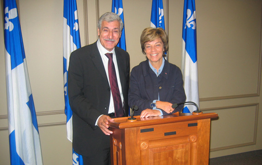Le président du Gouvernement provisoire kabyle Ferhat Mehenni et la député québécoise Louise-Beaudoin, le  9 juin 2009 à Montréal (Photo SIWEL)