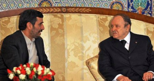 Mahmoud Ahmadinejad et Abdelaziz Bouteflika, le 18 sept. 2010 à Alger (Photo : DR)