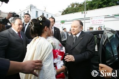 Bouteflika à sorti pour l'inauguration du métro d'Alger le 31/10/2011 (PH/RIO)