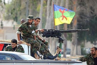Drapeau Amazigh à Tripoli (PHOTO: AFP)