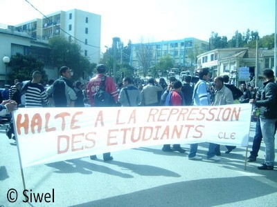 Marche des étudiants contre l'insécurité à Tizi-Ouzou le 10/03/2011 (PH/TT-SIWEL)