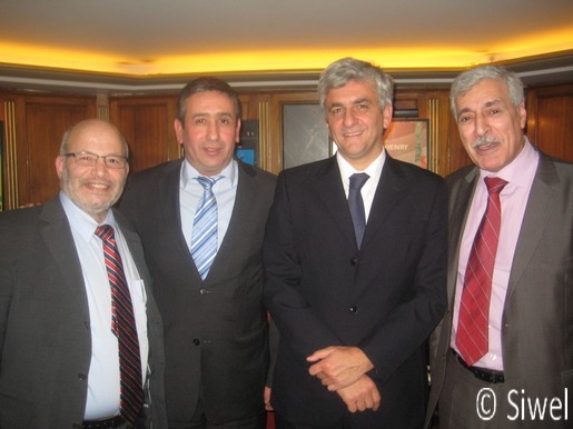 De g. à d. : MM. Hsen Ammour, Lyazid Abid, Hervé Morin et Ferhat Mehenni, le 13/12/2011 à Paris. (Photo : SIWEL)