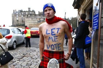 Militant pour l'auto-détermination du peuple écossais à Édimbourg (PH/ Reuters)