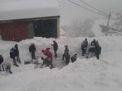 Les jeunes du village d'Aourir, région de Michelet se mobilisent face à l'absence de l'intervention des autorités (PHOTO:DR)