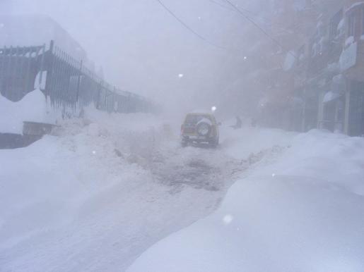Routes coupées : Tizi-Ouzou et Tuviret les plus affectées par la neige (Gendarmerie)
