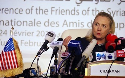 Hillary Clinton en conférence de presse hier à Tunis (PH/DR)