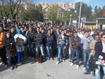Rassemblement du conseil universitaire du MAK  à Tizi-Ouzou le 18 avril 2012 (PHOTO : SIWEL)