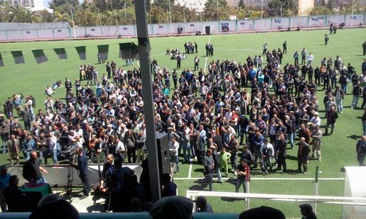 Meeting du FFS au stade Oukil Ramdane de Tizi-Ouzou, le 21/04/2012