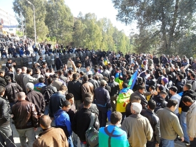 Une marche du MAK empêchée par la police le 12-01-2012 à Tizi Ouzou (PH/ SIWEL)