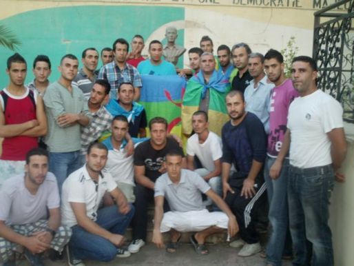 La délégation du MAK entourée des militants du mouvement