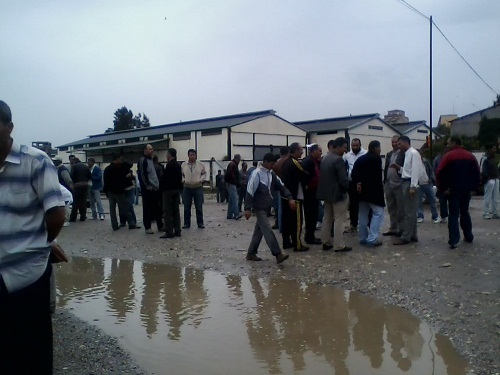 RAssemblement, sous la pluie, des rappelés ce matin à Tizi-Ouzou. PH/Siwel