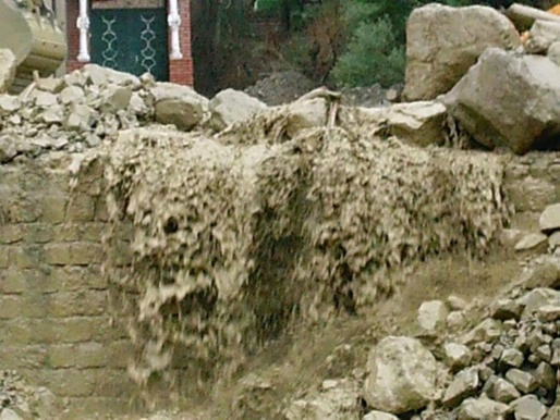 Impressionnante coulée de boue à Illilten.(PH/ site catastrophe naturelle à At Ԑisa U yeḥya)