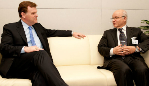 Le ministre canadien des Affaires étrangères, John-Baird avec son homologue algérien, Mourad Medelci, le 28/09/2012 à New York (PH/DR)