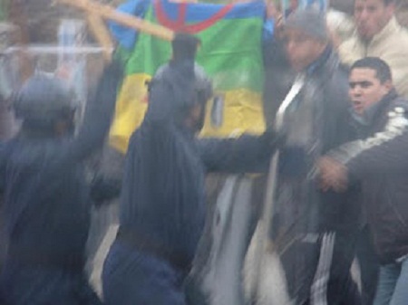 Répression policière au rassemblement pour Yennayer en janvier 2010. (PH/DR/Archives)