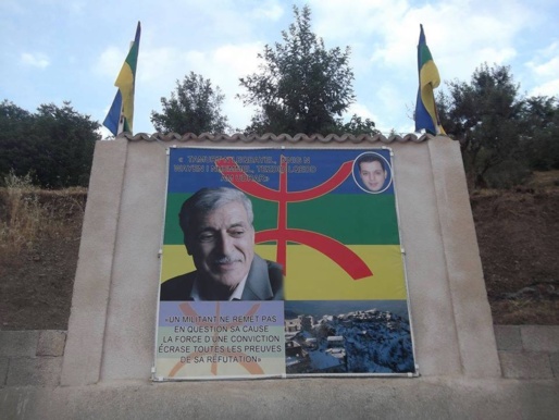 Une fresque à l'entrée du village Maraghna, en guise d'hommage à Ameziane et de soutien au président du GPK. PH/DR