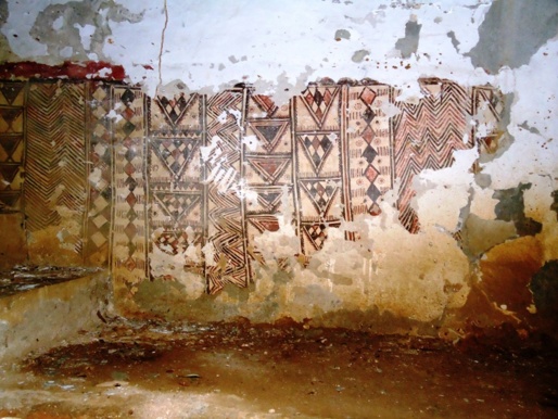 Classé «patrimoine national historique » par les autorités algériennes, le village historique d’At Lqayed est dans un état d’effondrement lamentable