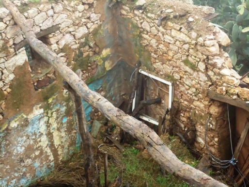 Classé «patrimoine national historique » par les autorités algériennes, le village historique d’At Lqayed est dans un état d’effondrement lamentable