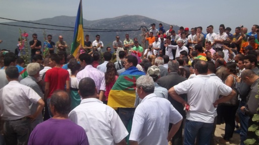 Maraghna: Déclaration de Bouaziz Ait-Chebib à la 10ème commémoration de l'assassinat d'Ameziane Mehenni Maraghna: Déclaration de Bouaziz Ait-Chebib à la 10ème commémoration de l'assassinat d'Ameziane Mehenni