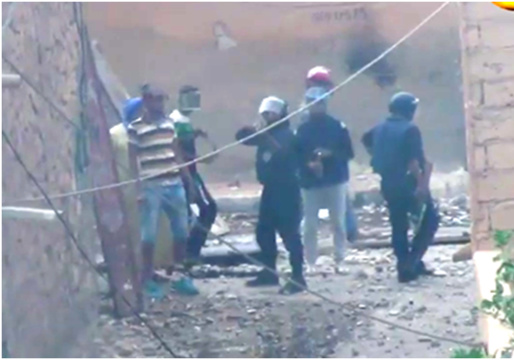 URGENT / Terrorisme d'Etat : Les policiers" grévistes" de Ghardaia reprennent du service...contre les mozabites/ vidéo édifiante URGENT / Terrorisme d'Etat : Les policiers" grévistes" de Ghardaia reprennent du service...contre les mozabites/ vidéo édifiante