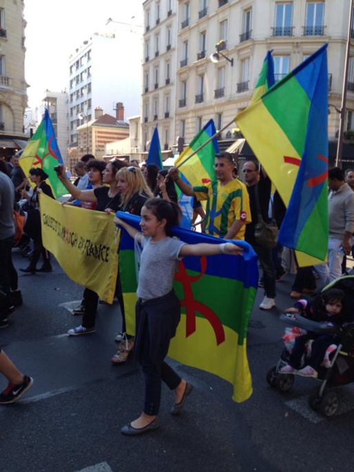 Manifestation à Paris pour Kobanê/ Le MAK et le Collectif des Amazighs en France solidaires avec les Kurdes Manifestation à Paris pour Kobanê/ Le MAK et le Collectif des Amazighs en France solidaires avec les Kurdes