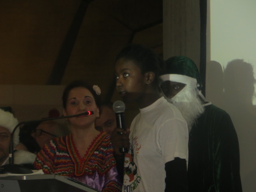 Une poétesse kabyle ouvre la soirée des 70 ans du Secours populaire à l’Unesco