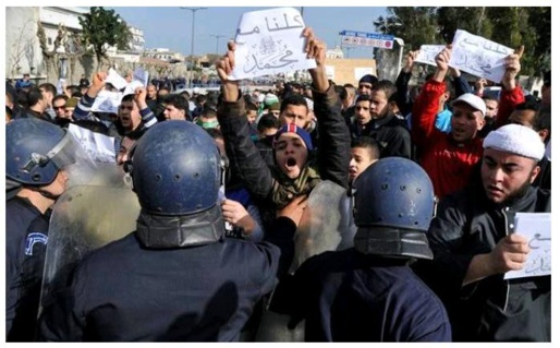 Caricatures de Mahomet : des émeutes à Alger sous le slogan "Kouachi Chouhada" (martyrs) Caricatures de Mahomet : des émeutes à Alger sous le slogan "Kouachi Chouhada" (martyrs)