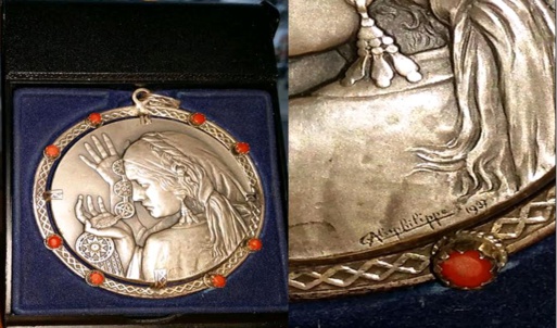 Le 3è Prix de la résistance « FADHMA N’SOUMEUR » décerné à Ferhat Mehenni Le 3è Prix de la résistance « FADHMA N’SOUMEUR » décerné à Ferhat Mehenni