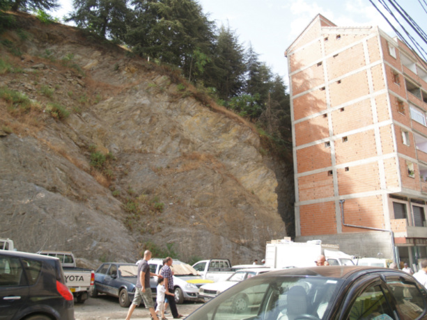 Asqif n Tmana : Eboulement en centre-ville