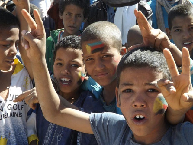 AZAWAD: Quatre rébellions, Trois accords, trois échecs!  ici des enfants azawadiens lors des manifestations signifiant le refus de l'accord d'Alger ( PH/DR)