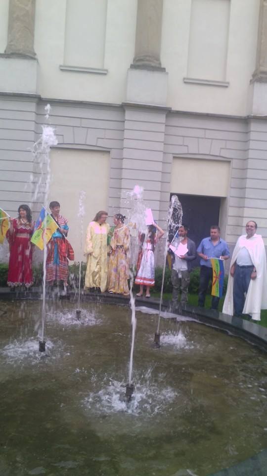 Italie : lever du drapeau kabyle par le professeur Vermondo Brugnatelli